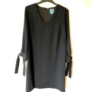 Cece black a-line mini dress w/ v neck & bracelet length sleeves, size 2, EUC